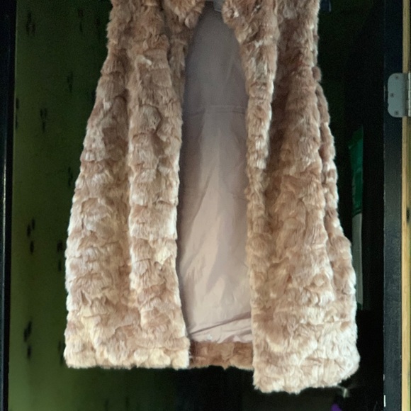 Vest Fur - Picture 6 of 6